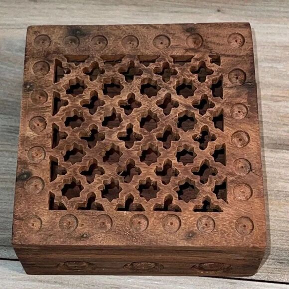Handmade Small Lattice Cutwork Wood Box - Matr Boomie Bungalow - Picture 6 of 11